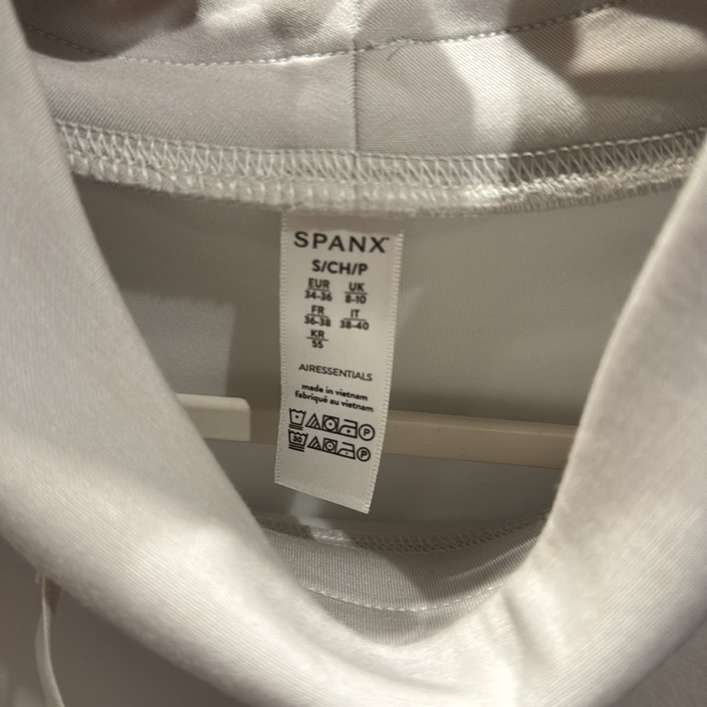 Spanx AirEssentials Pullover - Picture 3 of 3